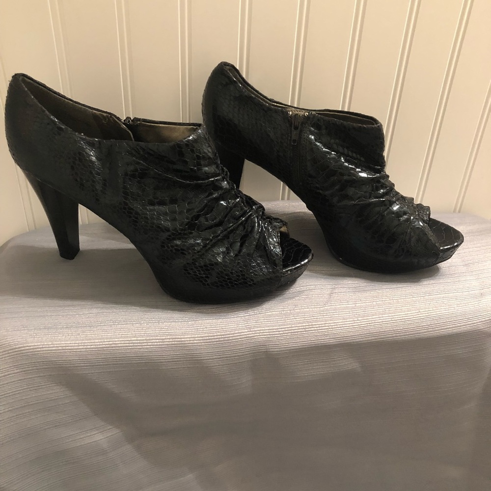 Black Worthington heels